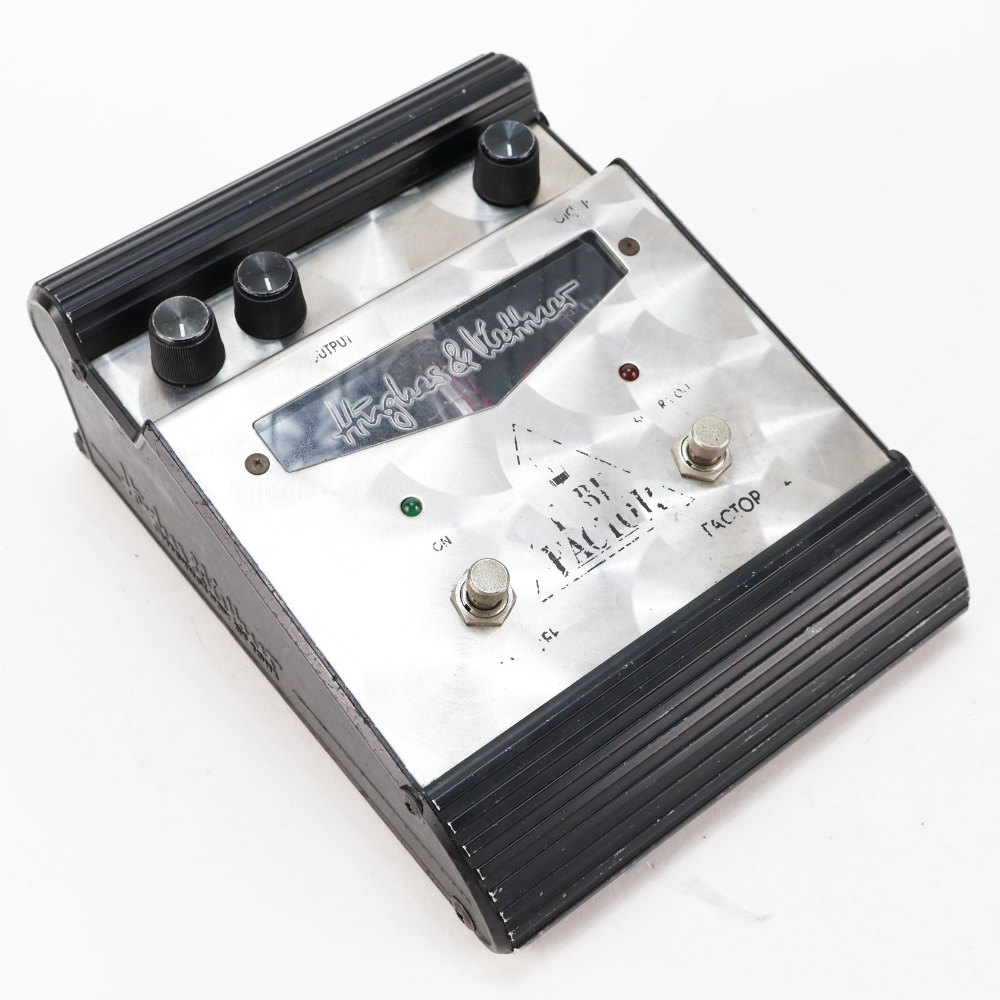【中古】 オーバードライブ Hughes & Kettner Tube Factor HUK-TF2 本体画像 斜め