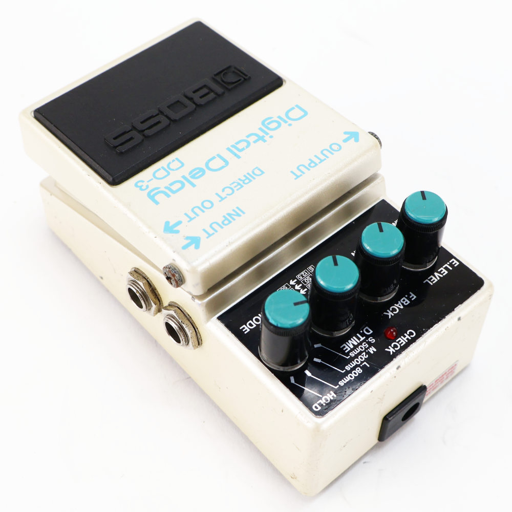 【中古】 デジタルディレイ エフェクター BOSS DD-3 Digtal Delay MADE IN JAPAN ギターエフェクター ディレイ 本体画像 斜め