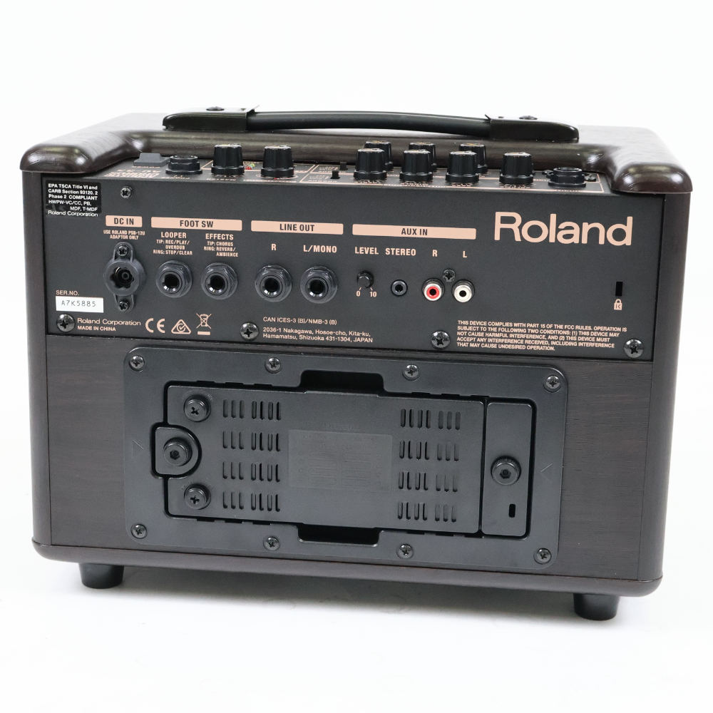 【中古】 アコギアンプ ローランド ROLAND AC-33-RW アコースティックギター用アンプ アコギアンプ ローズウッド調 本体画像 裏