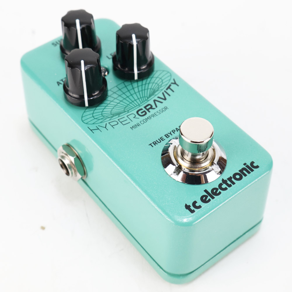 【中古】 tc electronic HyperGravity Mini Compressor コンプレッサー ギターエフェクター Hyper Gravity ハイパーグラビティー 本体画像 斜め 2