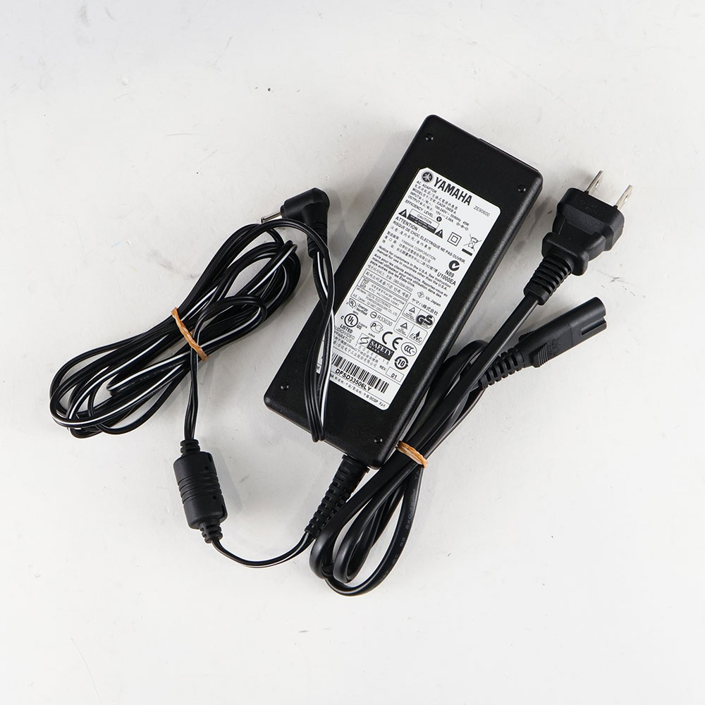【中古】 コンパクトギターアンプ YAMAHA THR10C 小型アンプ ヤマハ 付属品