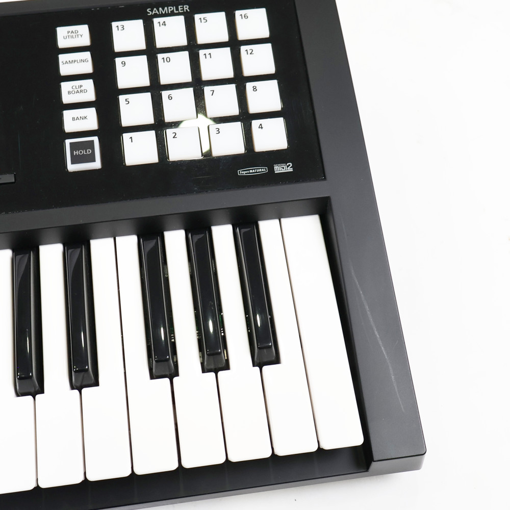 【中古】 ROLAND FA-06 Music Workstation シンセサイザー 傷