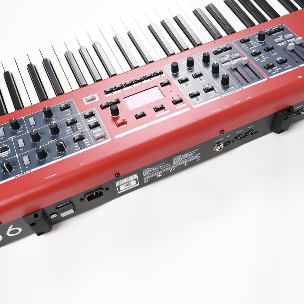 【中古】 ステージピアノ Nord Piano 6 88 側面