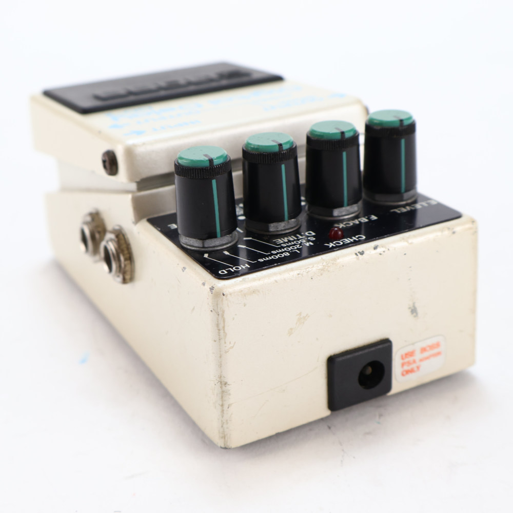 【中古】 デジタルディレイ エフェクター BOSS DD-2 Digital Delay Made in JAPAN ギターエフェクター リア斜めアングル画像