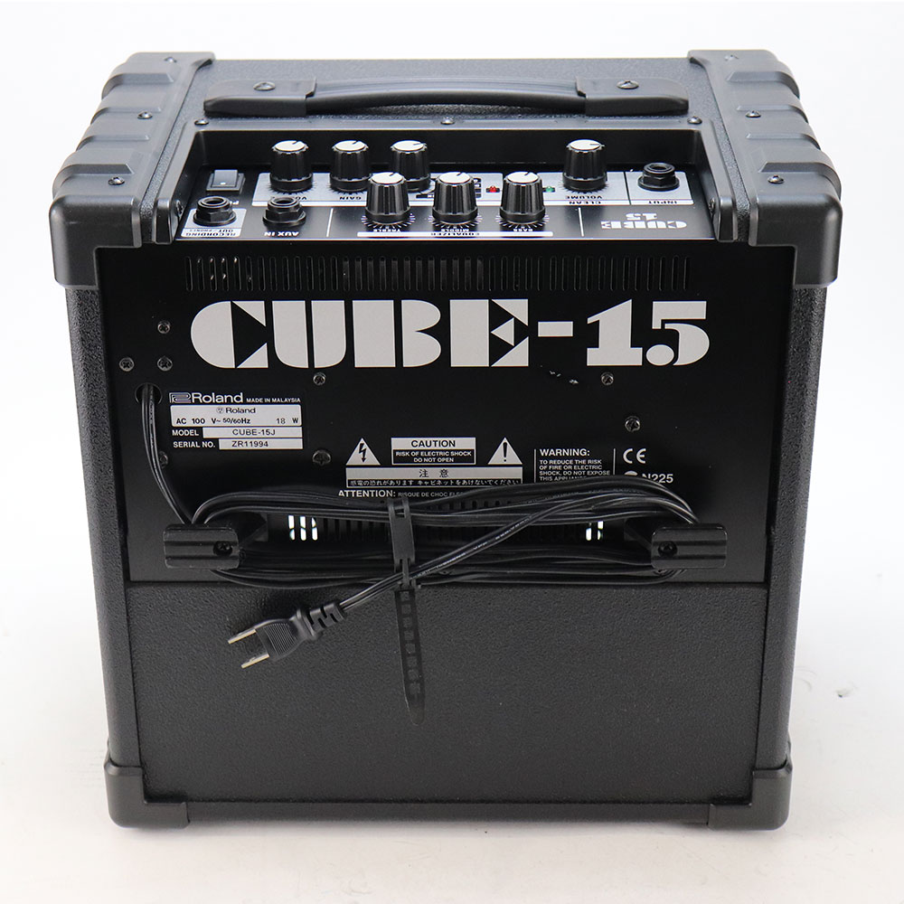 【中古】 ギターアンプ ROLAND CUBE-15 ローランド キューブ 4種類のアナログ歪み回路搭載 背面