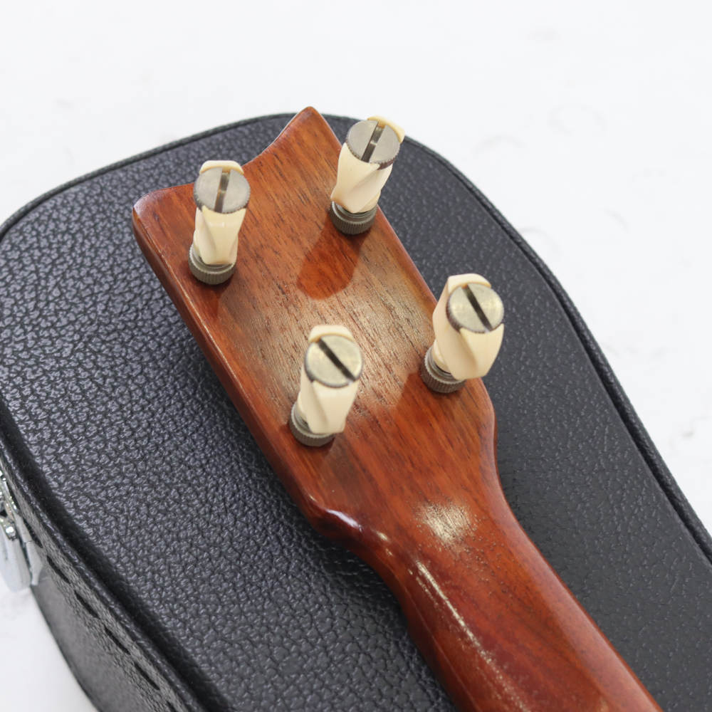 【中古】 ウクレレ KAMAKA ホワイトラベル コンサートウクレレ カマカ 12フレットジョイント 16フレット仕様 ヘッド裏画像