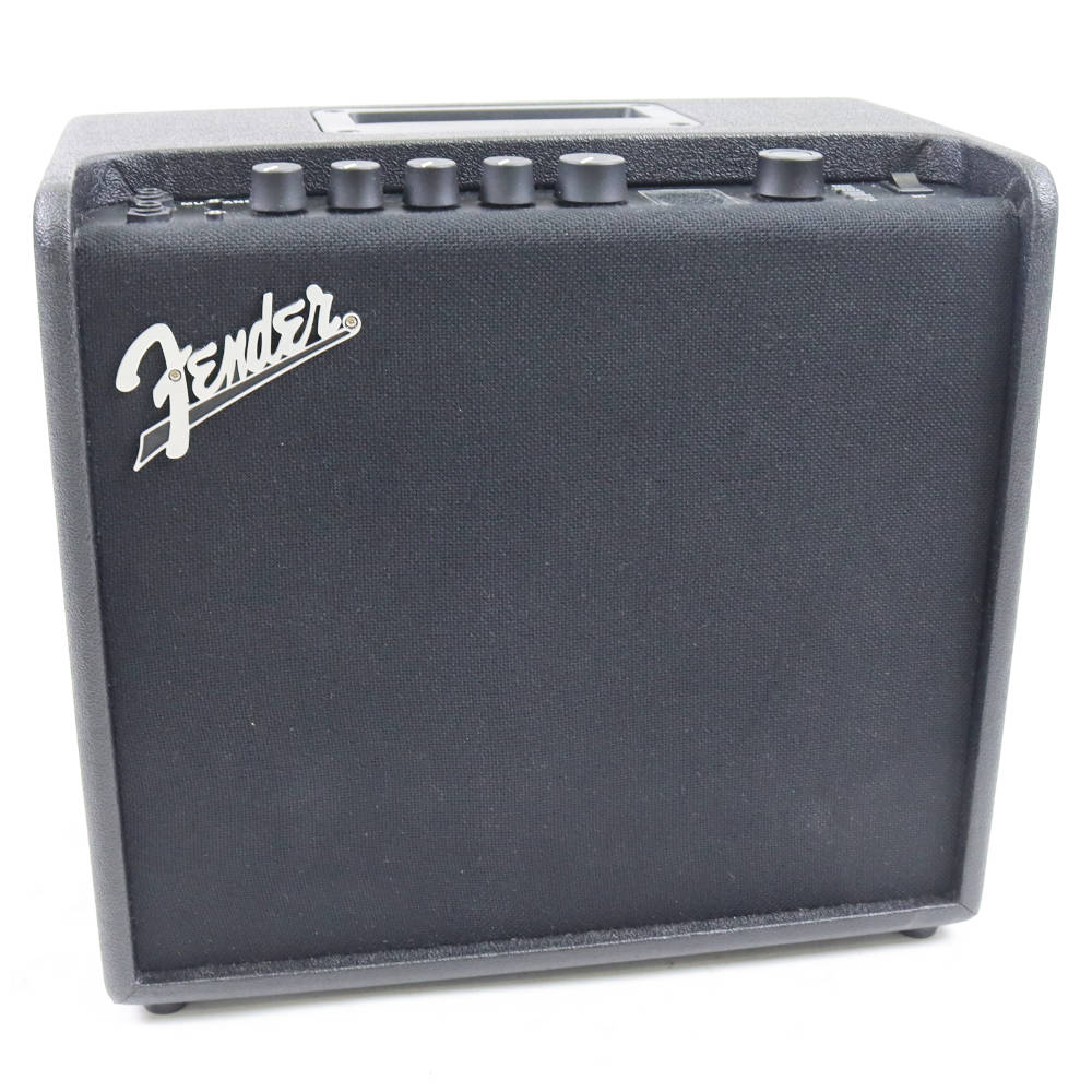 【中古】 Fender Mustang LT25 ギターアンプ 本体画像 斜め 