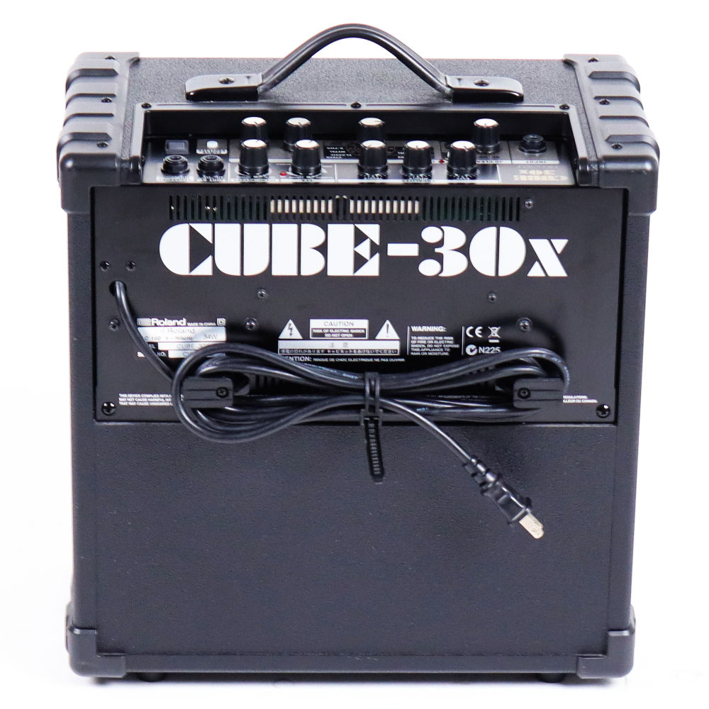 【中古】 ギターアンプ Roland CUBE-30X 本体画像 裏
本体画像 斜め