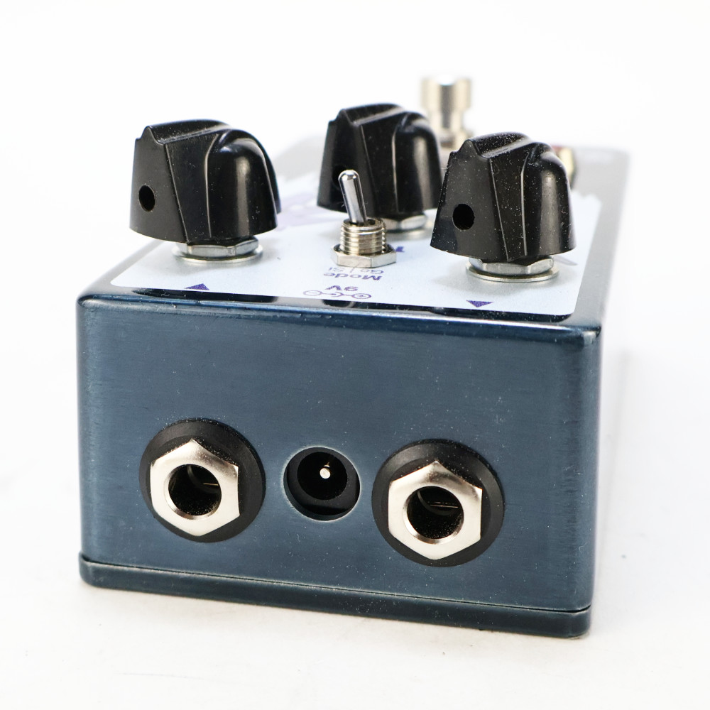 【訳あり】アウトレット EarthQuaker Devices アースクエイカーデバイセス EQD Special Cranker Blue Steel オーバードライブ 本体画像 斜め