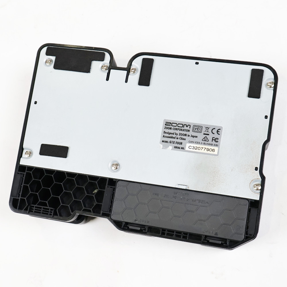 【中古】 ギターマルチエフェクター ZOOM G1X FOUR アダプター付 本体画像 裏