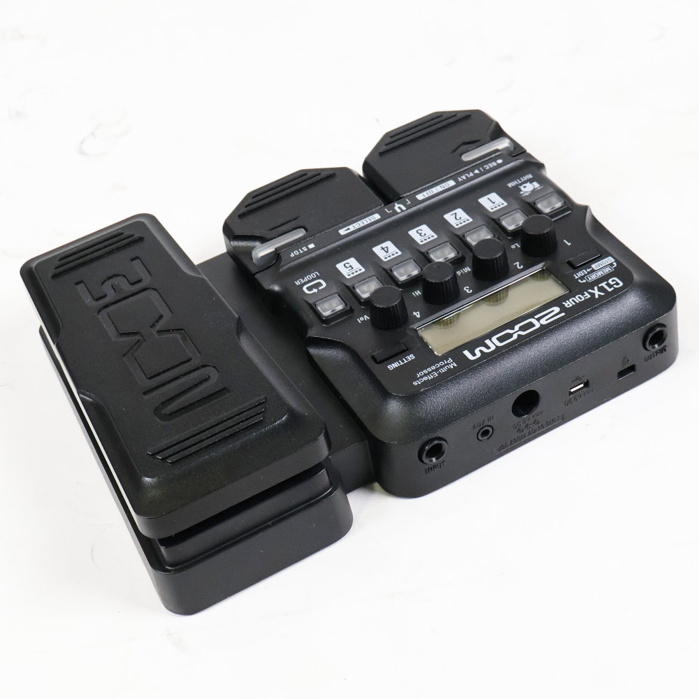 【中古】 ギターマルチエフェクター ZOOM G1X FOUR アダプター付 本体画像 斜め