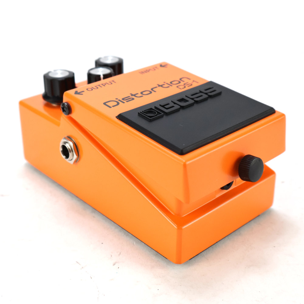 【中古】ディストーション エフェクター BOSS DS-1 Distortion ギターエフェクター 斜めアングル画像