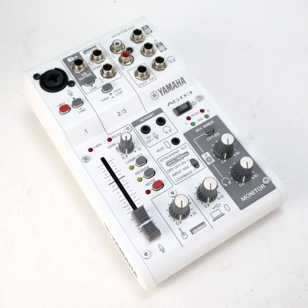 【中古】 ミキサー ヤマハ YAMAHA AG03 mk2 W ライブストリーミングミキサー ホワイト 斜めアングル画像