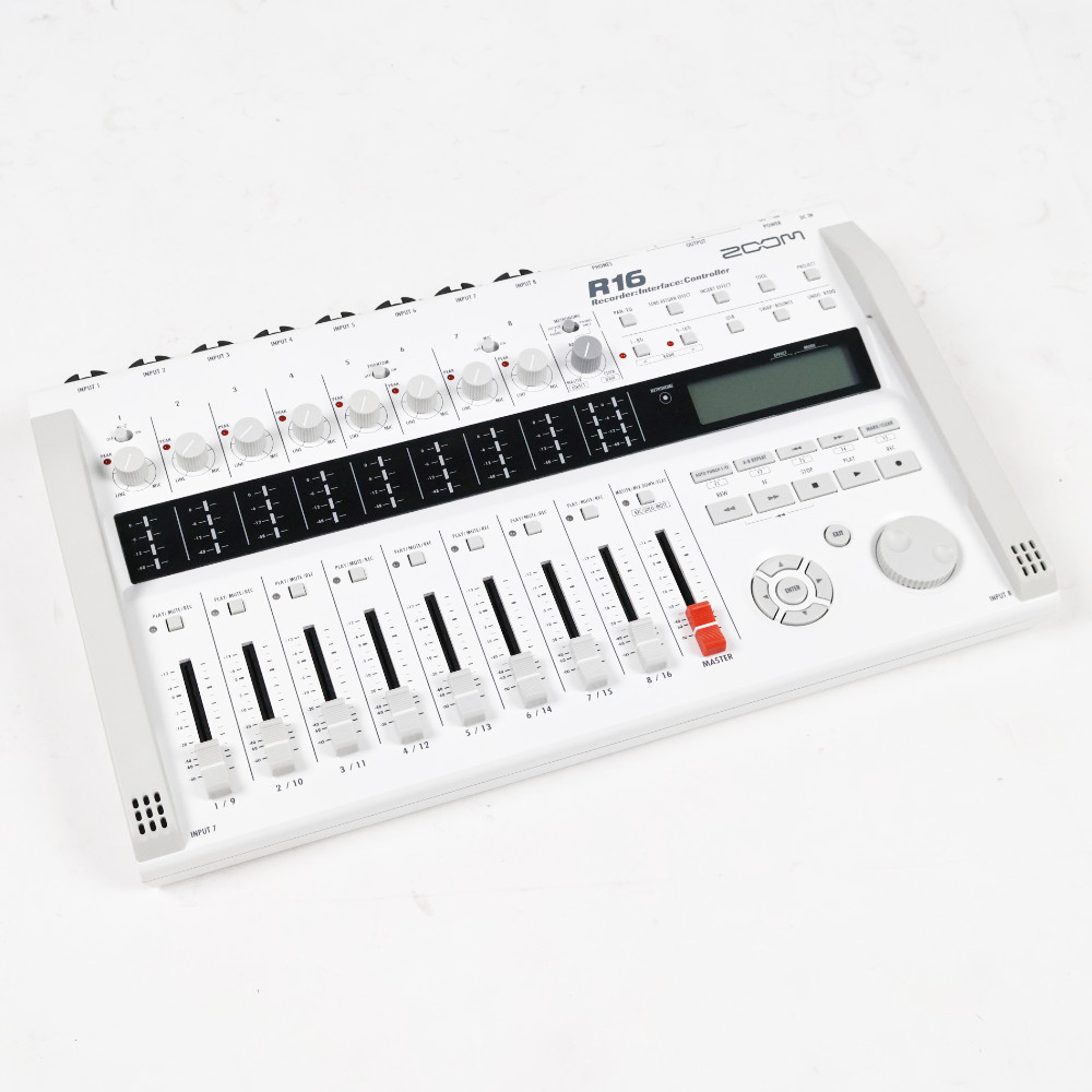 【中古】 16トラックマルチレコーダー ZOOM R16 本体画像 斜め