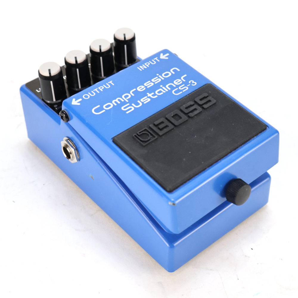 【中古】コンプレッサー エフェクター BOSS CS-3 Compression Sustainer ギターエフェクター 斜めアングル画像