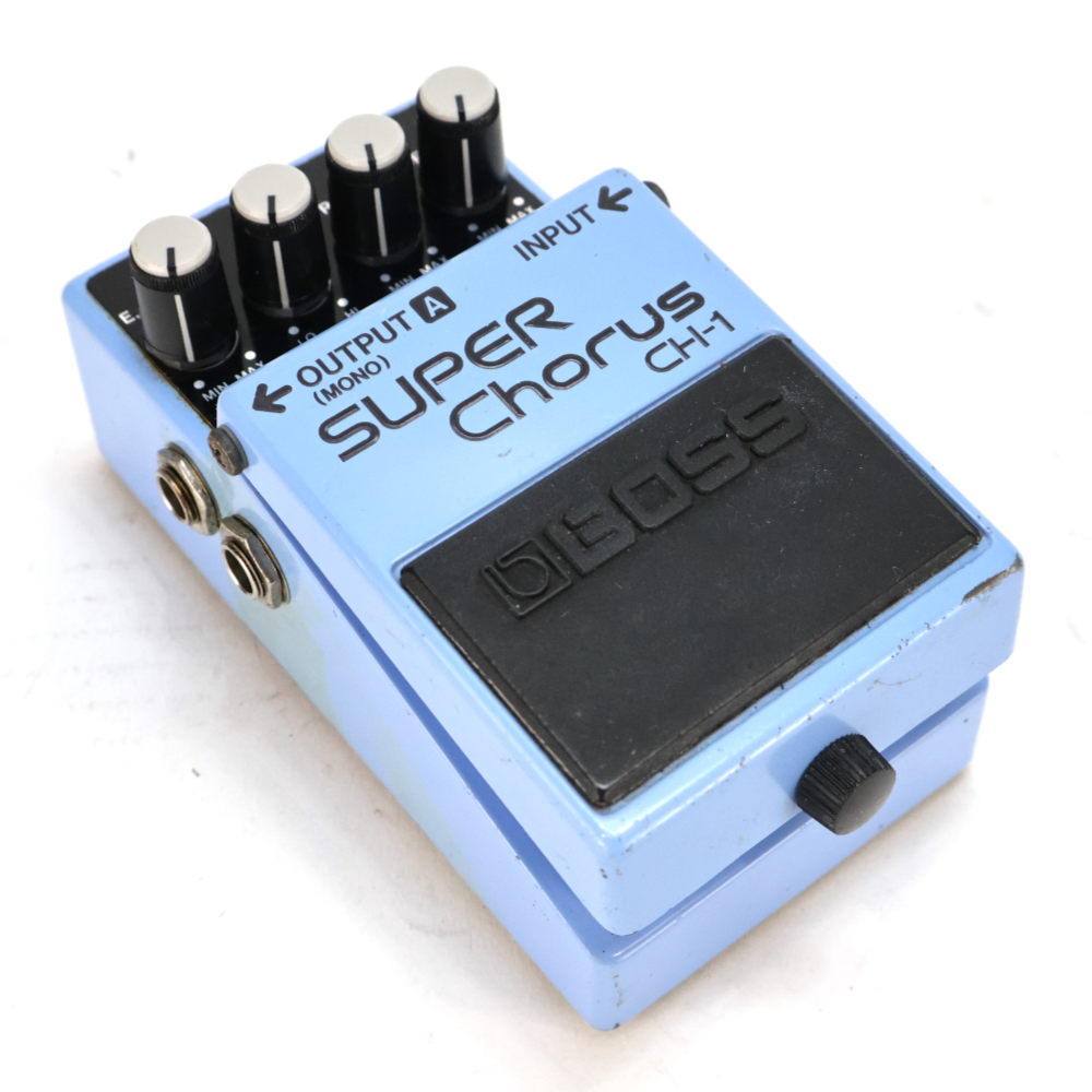 【中古】スーパーコーラス エフェクター BOSS CH-1 Super Chorus ギターエフェクター コーラス 斜めアングル画像