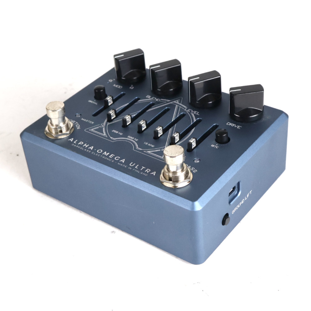 【中古】 ベースプリアンプ Darkglass Electronics ALPHA OMEGA ULTRA 斜めアングル画像