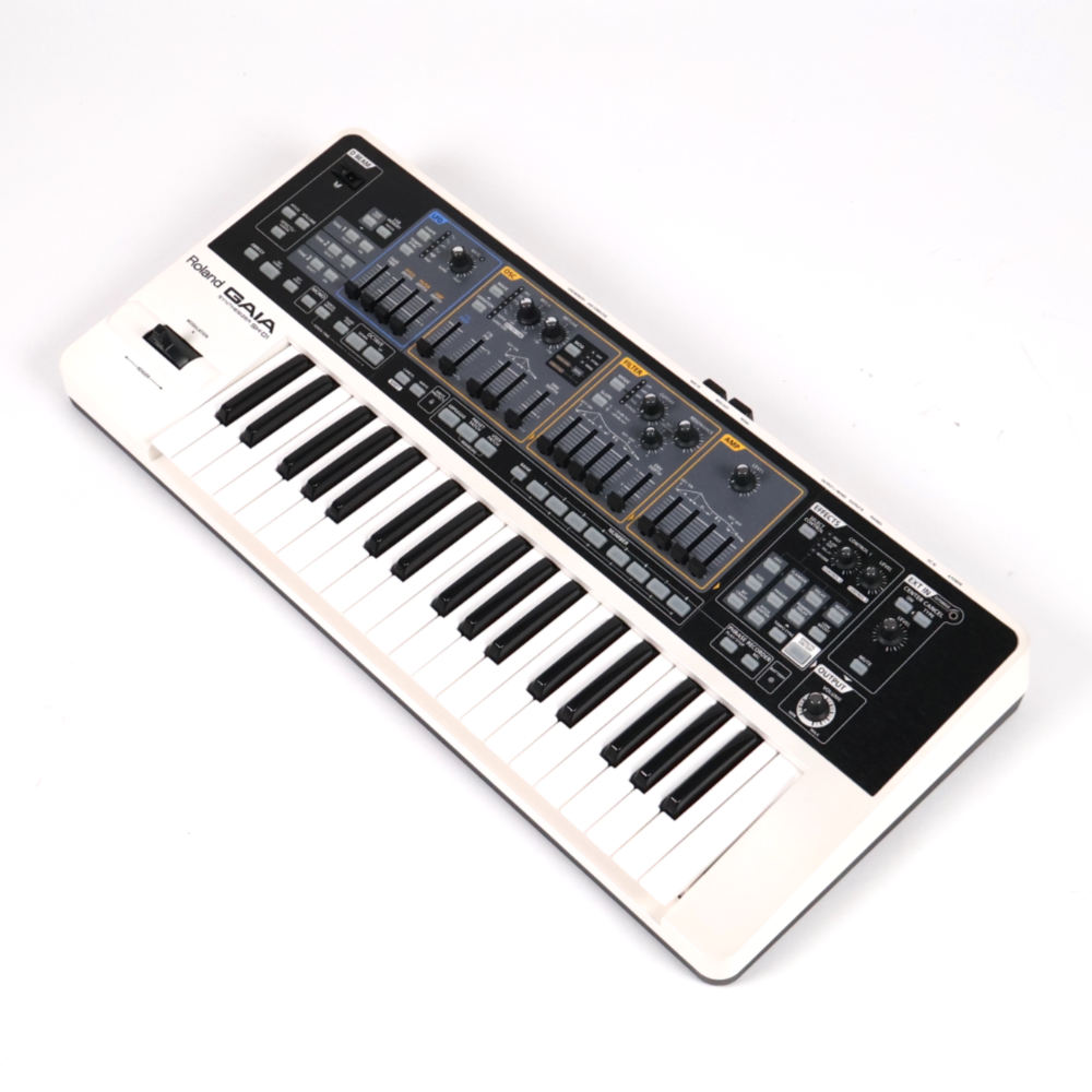 【中古】 ROLAND GAIA SH-01 シンセサイザー 斜めアングル画像