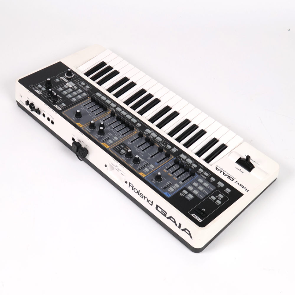 【中古】 ROLAND GAIA SH-01 シンセサイザー リア斜めアングル画像