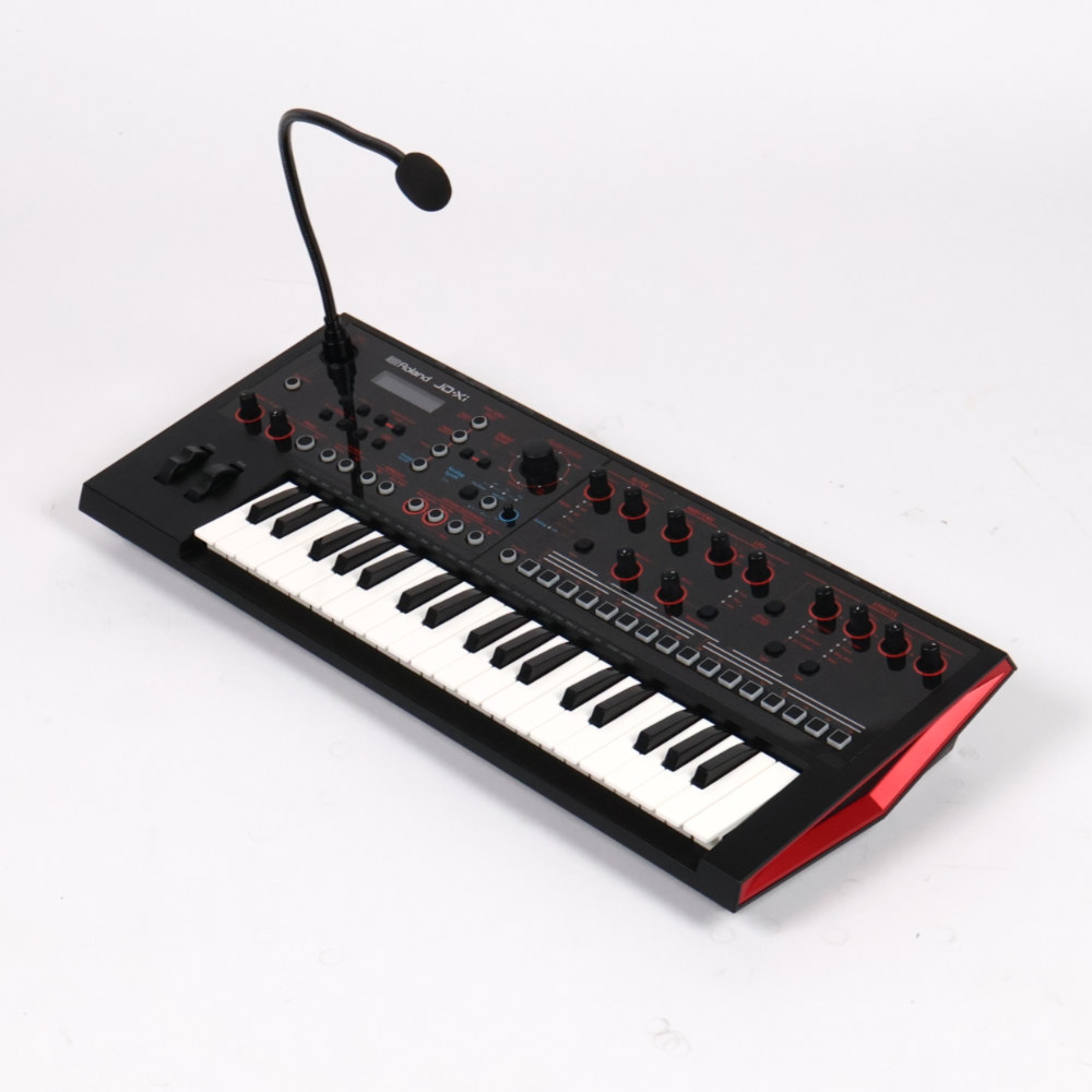 【中古】 シンセサイザー ROLAND ローランド JD-Xi Analog/Digital Crossover Synthesizer 斜めアングル画像