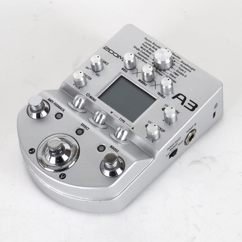 【中古】 アコースティック用プリアンプ エフェクター ZOOM A3 斜めアングル画像