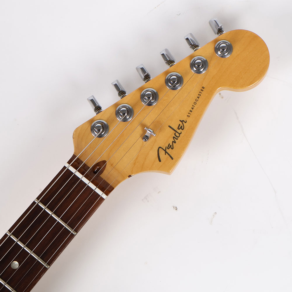 【中古】 エレキギター Fender American Deluxe Stratocaster Rosewood Fingerboard Burgundy Mist Metallic Mod. 2013年製 リアピックアップ ダンカン JBに交換 メタル彫金ピックガードに交換 ヘッド