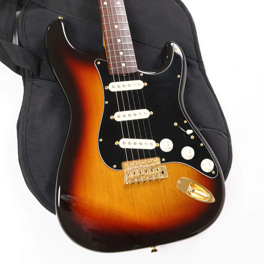 【中古】 エレキギター Fender Made in Japan Classic 60s Stratocaster with Gold 3-Color Sunburst 2016年製 日本製 ボディ画像