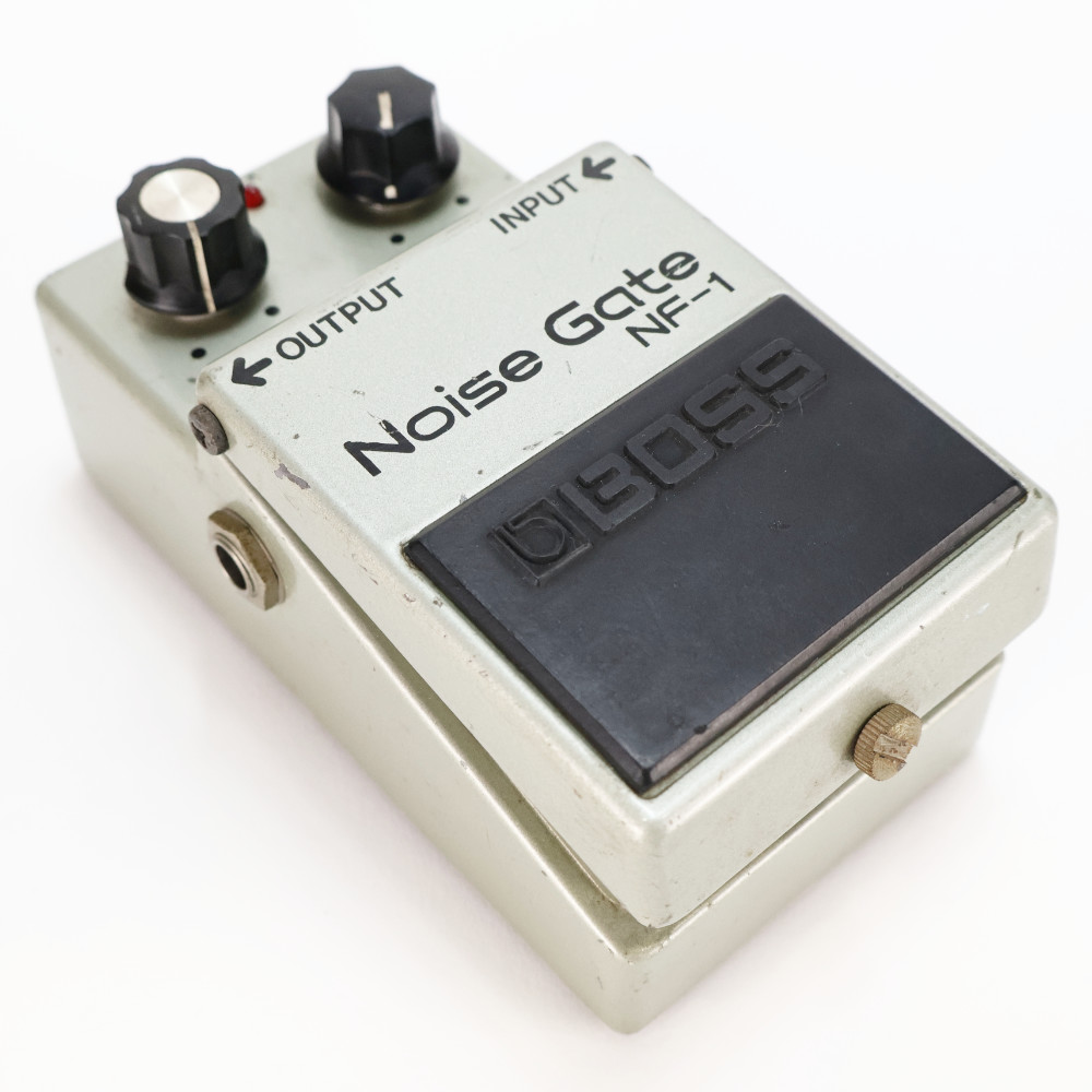 【中古】 ノイズゲート エフェクター BOSS NF-1 Noise Gate Made in Japan ギターエフェクター 本体画像 斜め2