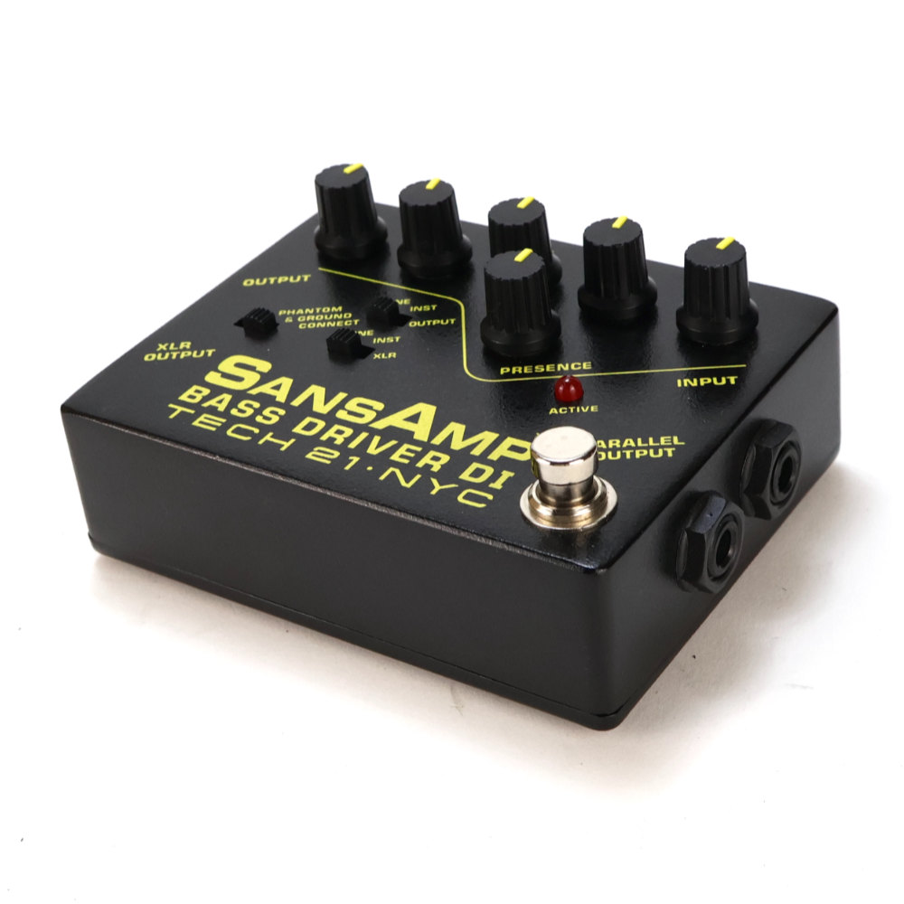 【中古】サンズアンプ ベースドライバーDI TECH21 SansAmp BASS DRIVER DI 旧仕様 ベース用DI プリアンプ 斜めアングル画像