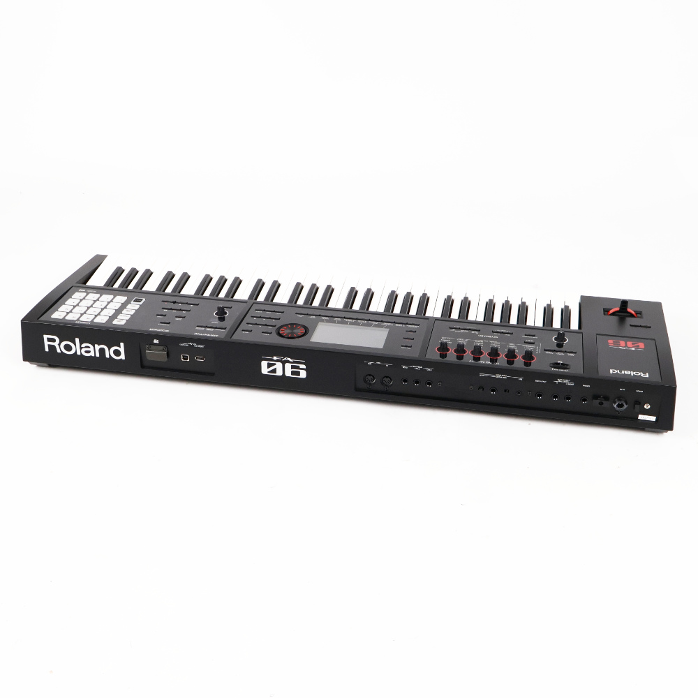 【中古】 ローランド ROLAND FA-06 Music Workstation シンセサイザー 本体画像 裏 