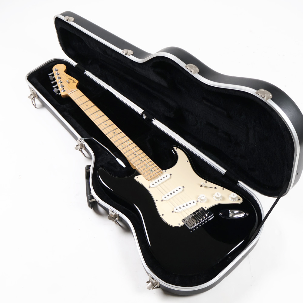 【中古】 エレキギター Fender American Deluxe Stratocaster Alder Body Maple FingerBoard Black 2006年製 フェンダー アメリカンデラックスストラトキャスター ケース