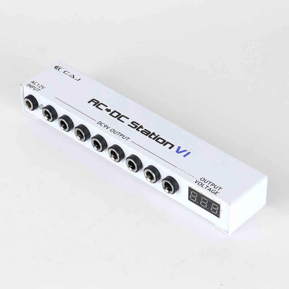 【中古】 パワーサプライ CAJ AC/DC Station VI 全体