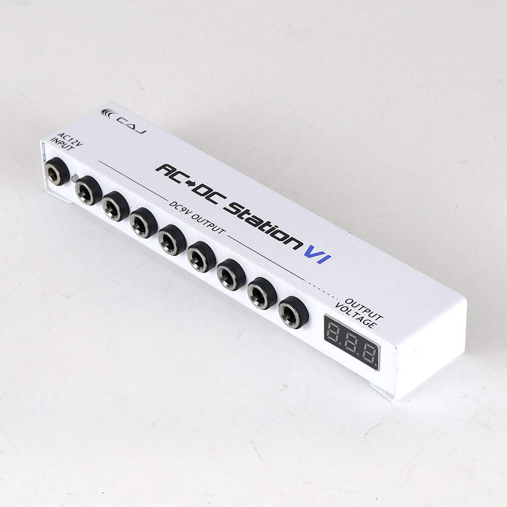 【中古】 パワーサプライ CAJ AC/DC Station VI 全体