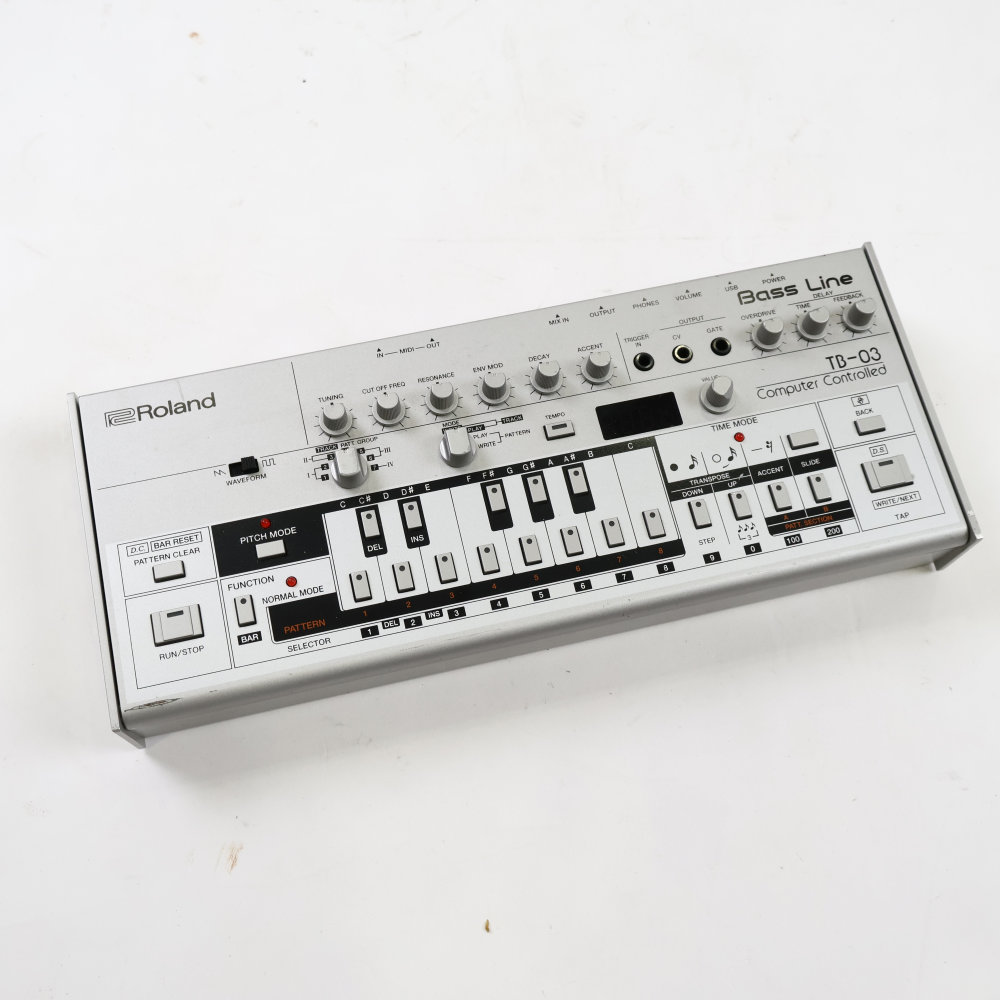【中古】 ROLAND TB-03 Boutique Bass Line TB-303を再現したブティークシリーズ シンセサイザー