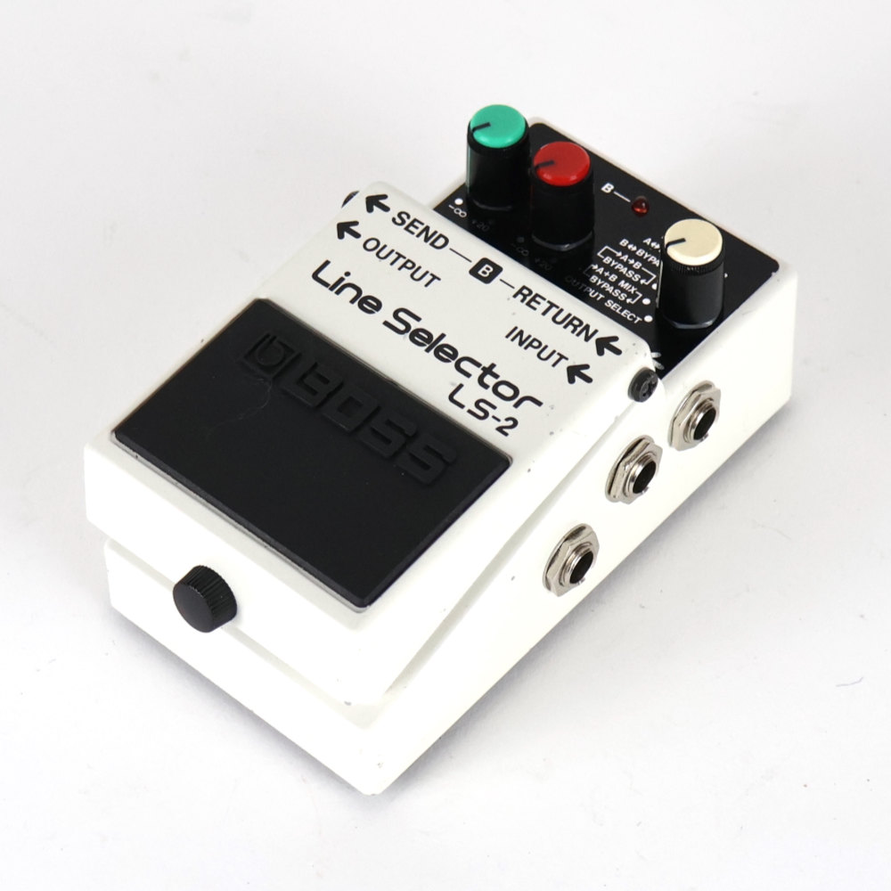 【中古】 ラインセレクター エフェクター BOSS LS-2 Line Selector ギター ベースエフェクター 斜めアングル画像