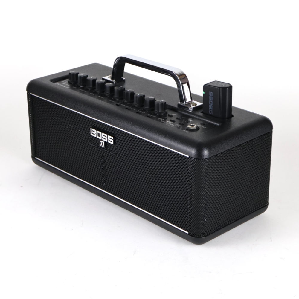 【中古】 ギターアンプ BOSS KATANA-AIR Guitar Amplifier ワイヤレス ギターアンプ カタナエアー 斜めアングル画像