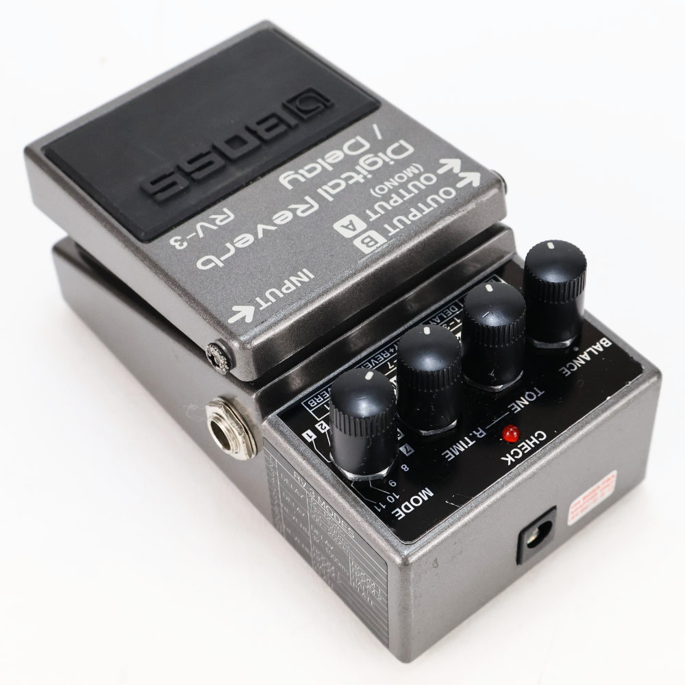 【中古】 デジタルリバーブ ディレイ エフェクター BOSS RV-3 Digital Reverb Delay ボス ギターエフェクター 本体画像 斜め
