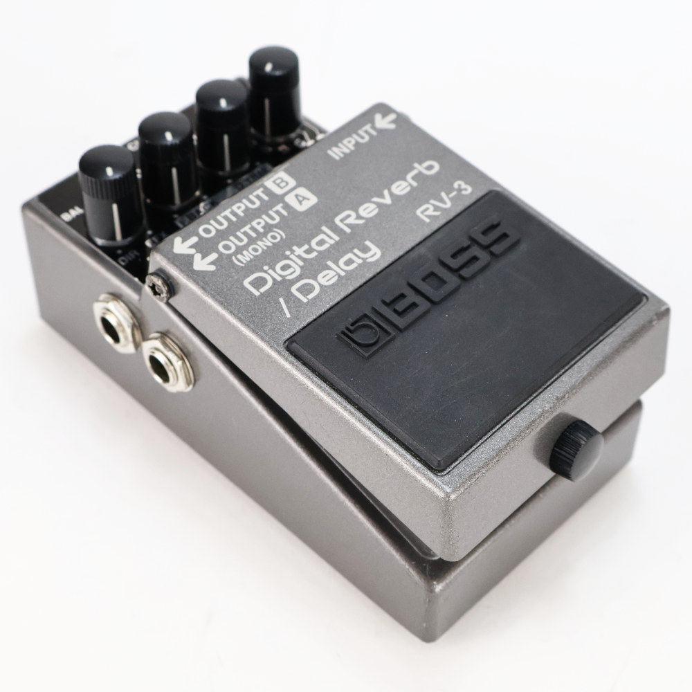 【中古】 デジタルリバーブ ディレイ エフェクター BOSS RV-3 Digital Reverb Delay ボス ギターエフェクター 本体画像 斜め 2