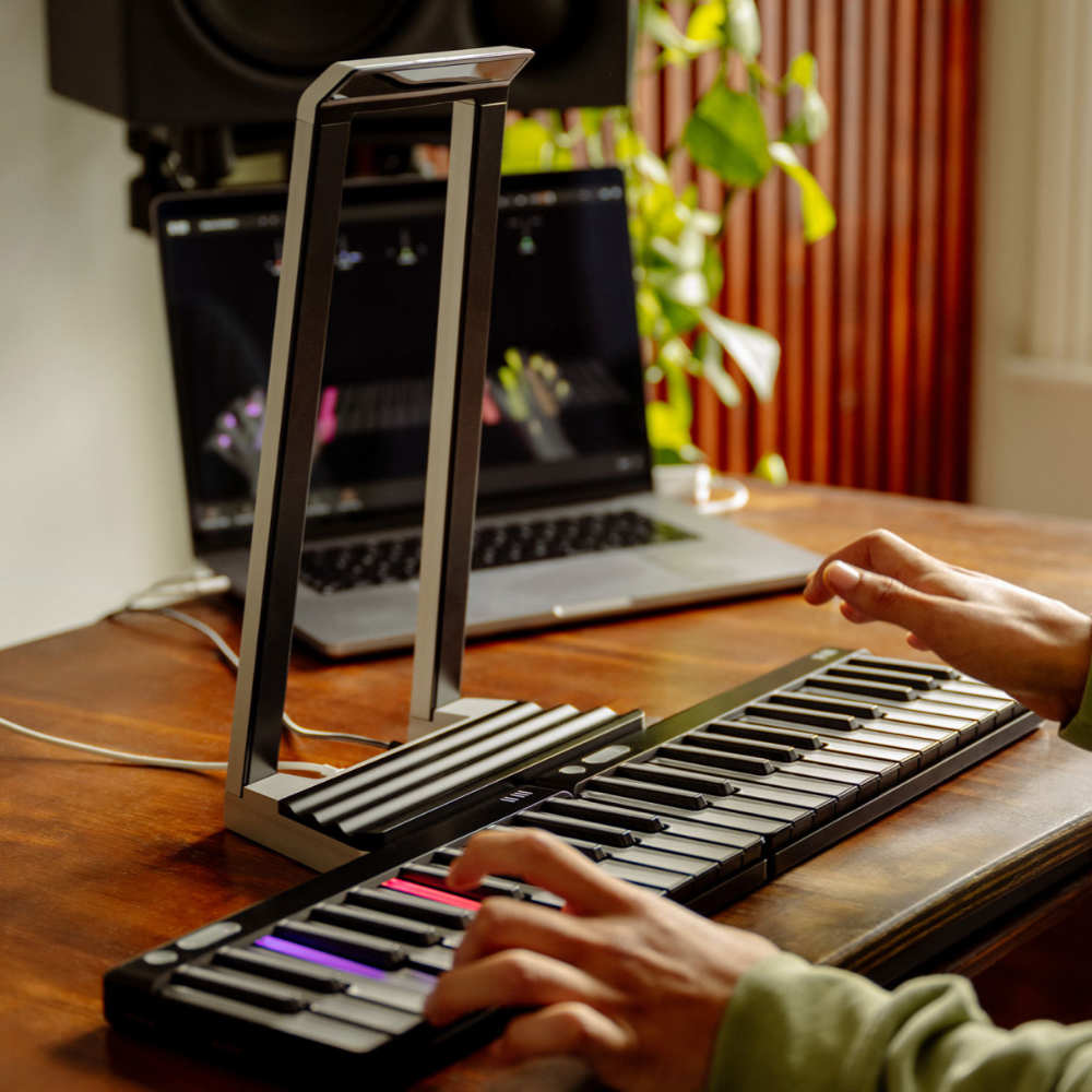 ROLI ロリ AIRWAVE Spatial AI搭載 MIDIコントローラー エクスプレッシブコントローラー 使用例画像