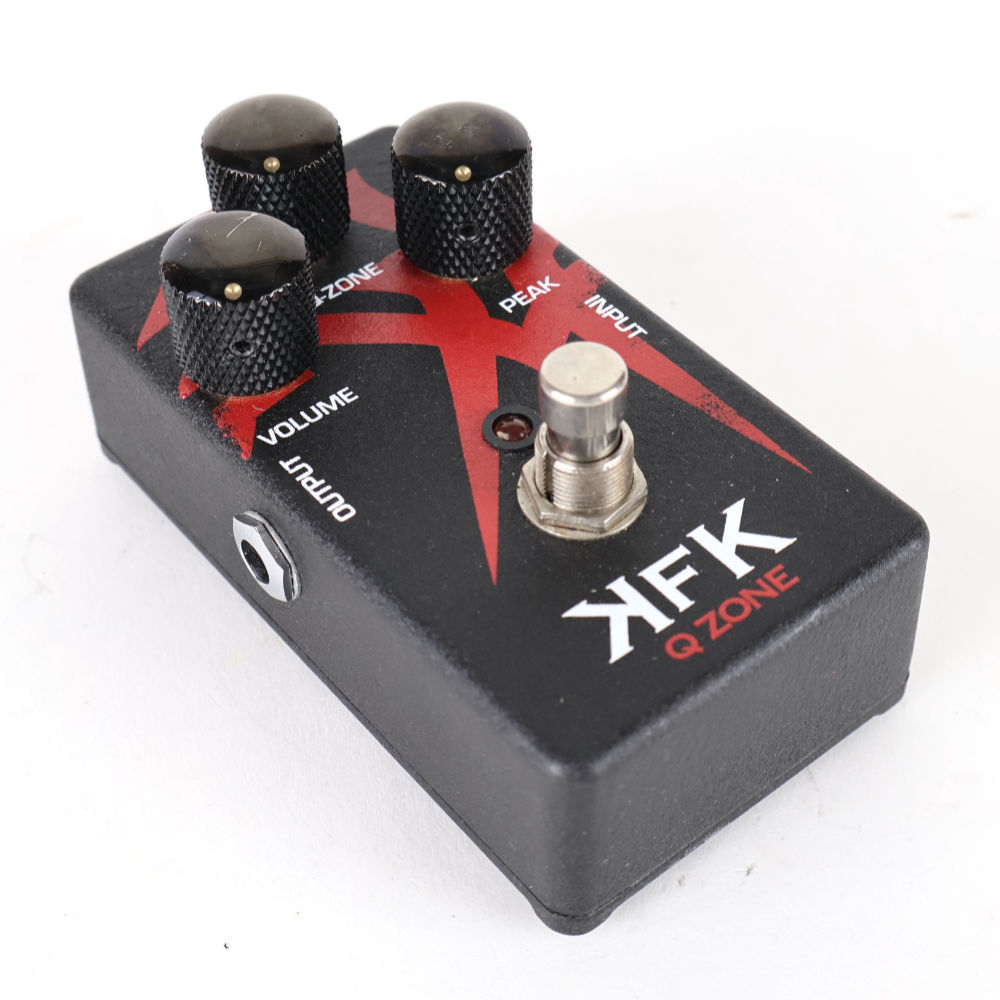 【中古】 エフェクター MXR KFK Q ZONE KFK-QZ1 Kerry King Q Zone ワウ半分止めサウンド 斜めアングル画像