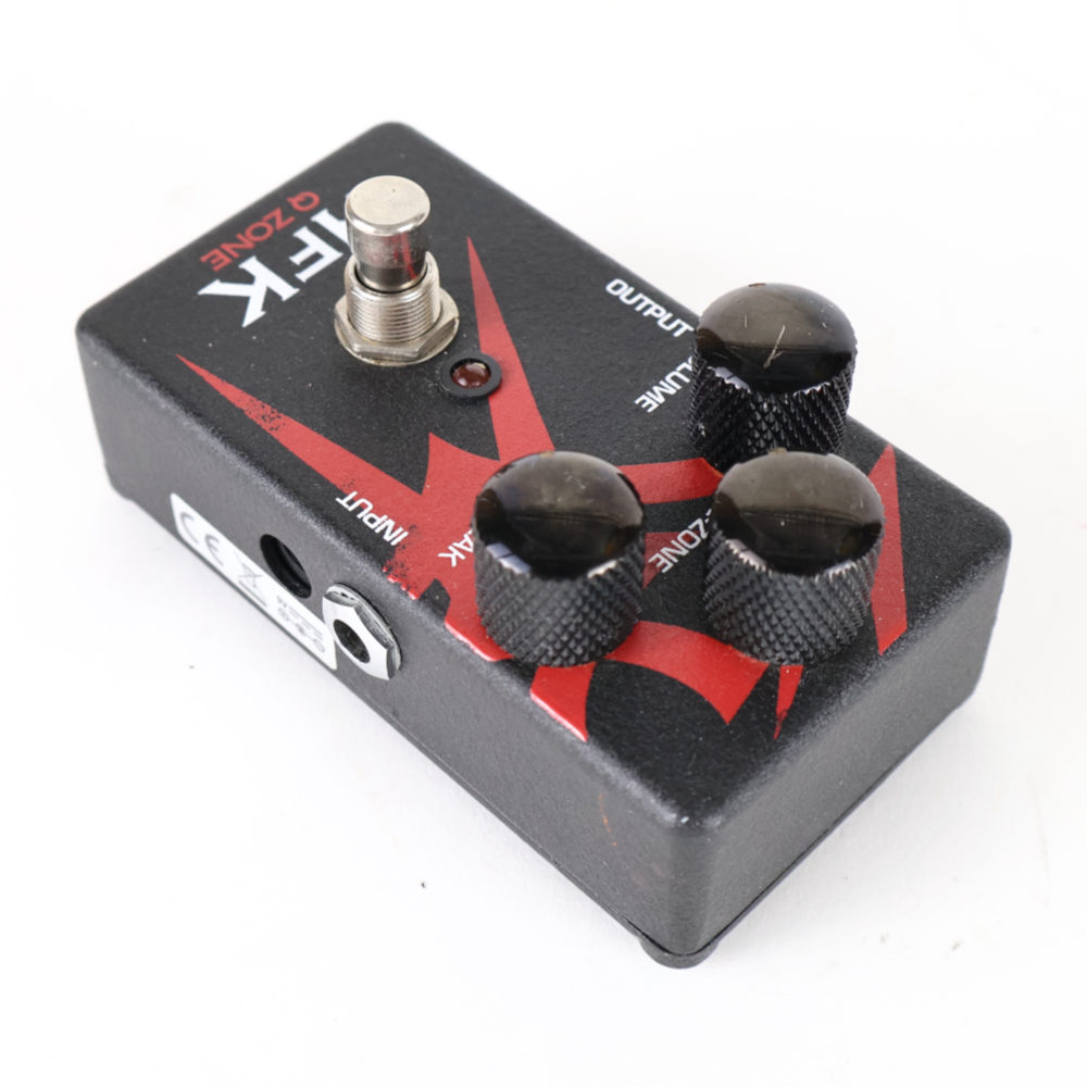 【中古】 エフェクター MXR KFK Q ZONE KFK-QZ1 Kerry King Q Zone ワウ半分止めサウンド リア斜めアングル画像
