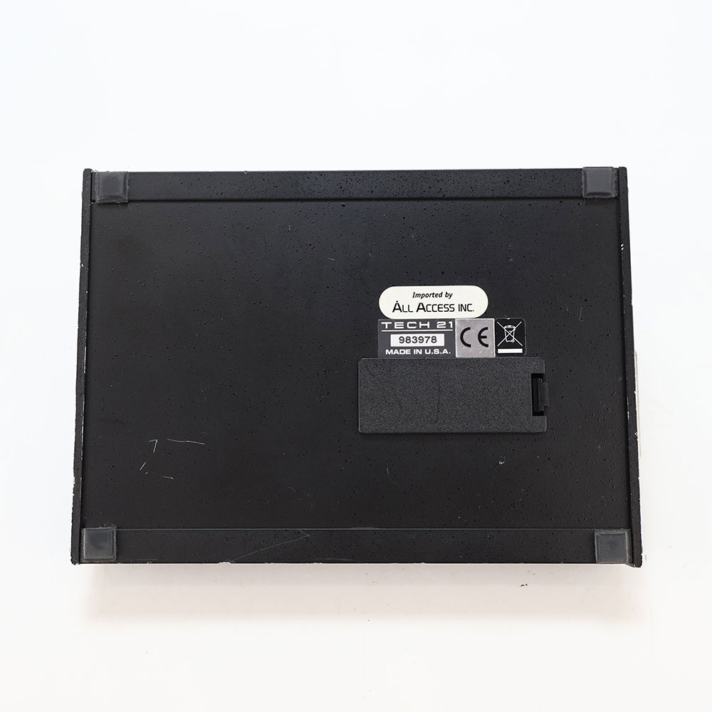 【中古】 ベース用プリアンプ TECH21 SansAmp PBDR PROGRAMMABLE BASS DRIVER DI ベース用プリアンプ エフェクター 裏面