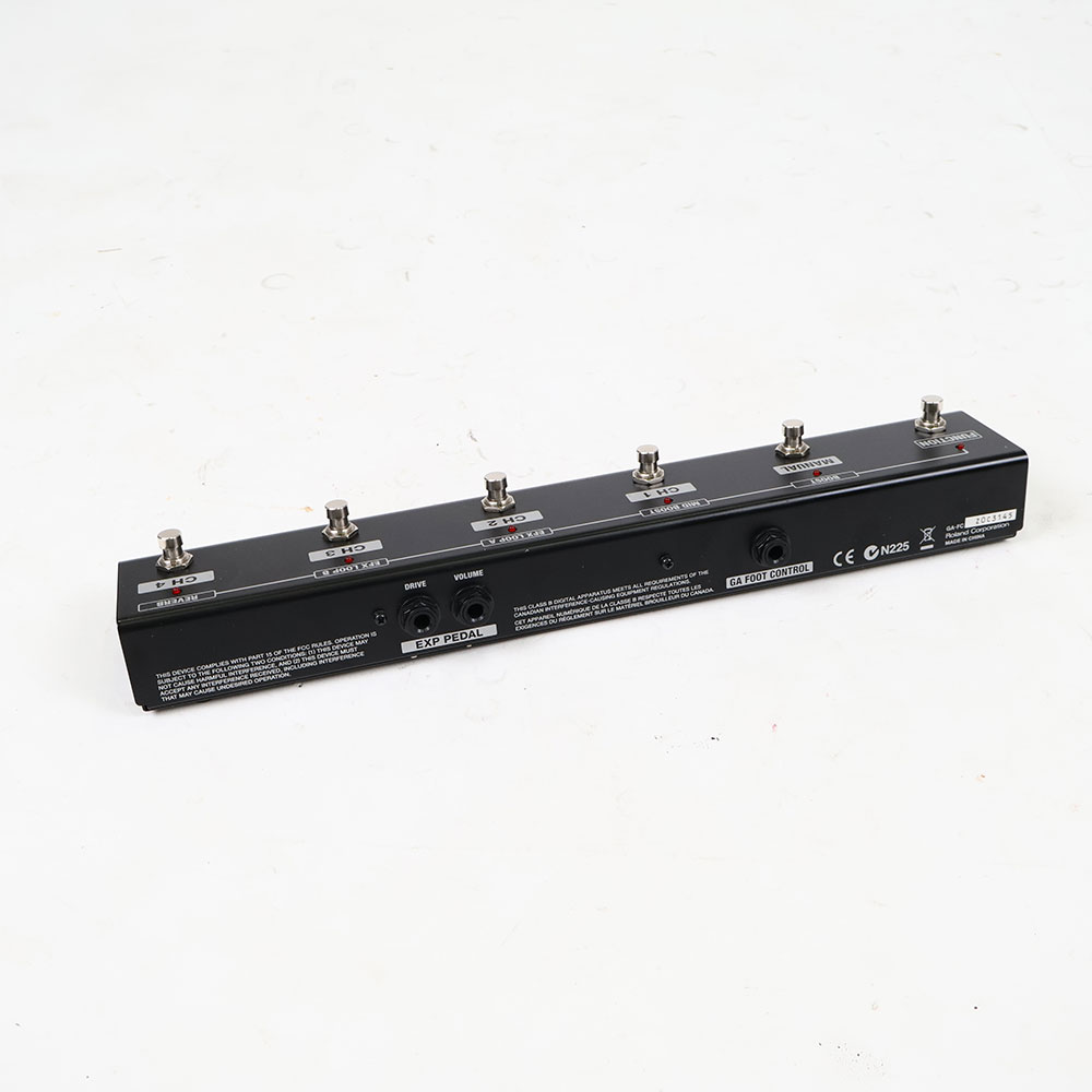【中古】 フットコントローラー Roland GA-FC 旧型 GAアンプ用配列 フットスイッチ 背面