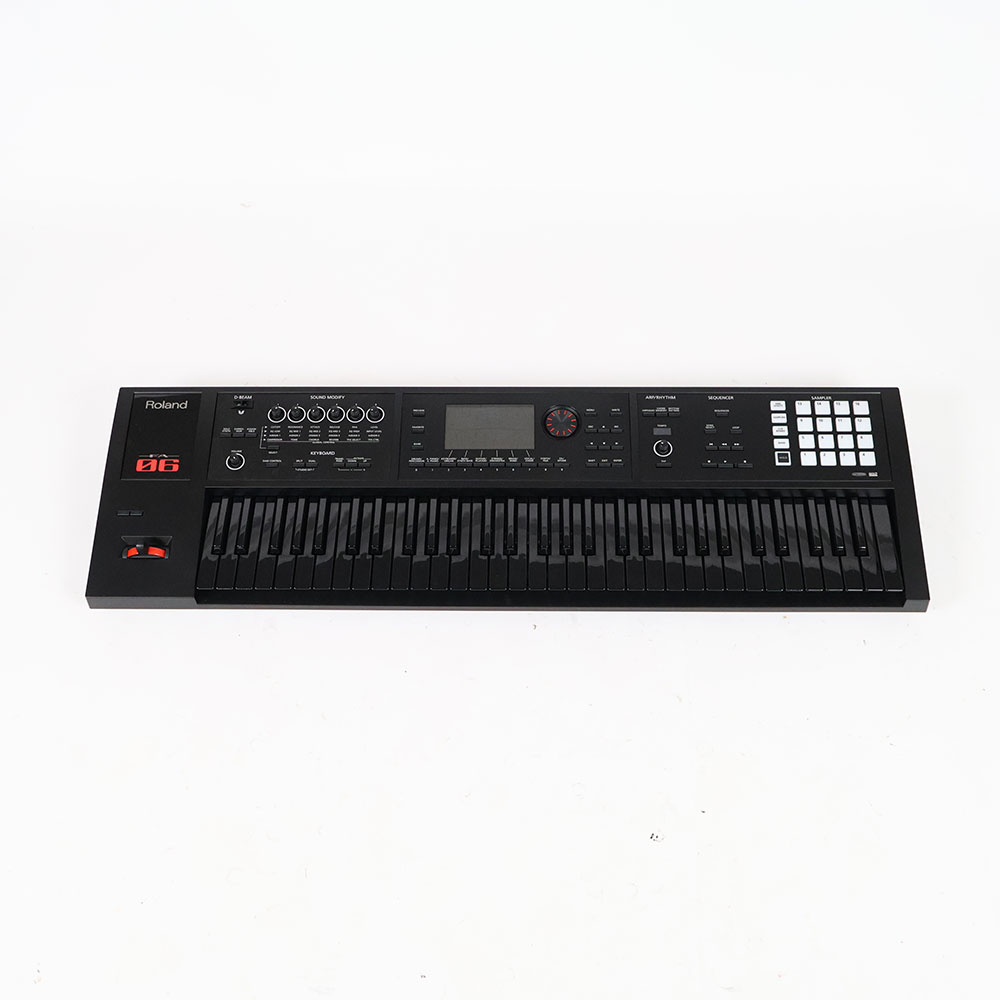 【中古】 ROLAND ローランド FA-06B Music Workstation 限定オールブラックモデル シンセサイザー 正面