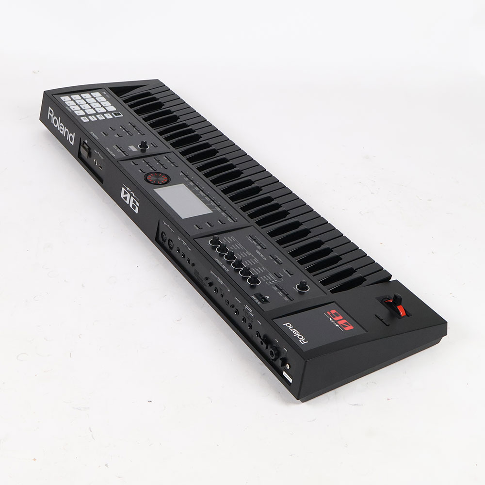【中古】 ROLAND ローランド FA-06B Music Workstation 限定オールブラックモデル シンセサイザー 全体