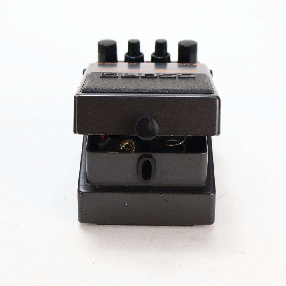 【中古】メタルゾーン エフェクター BOSS MT-2 Metal Zone ボス ギターエフェクター 側面