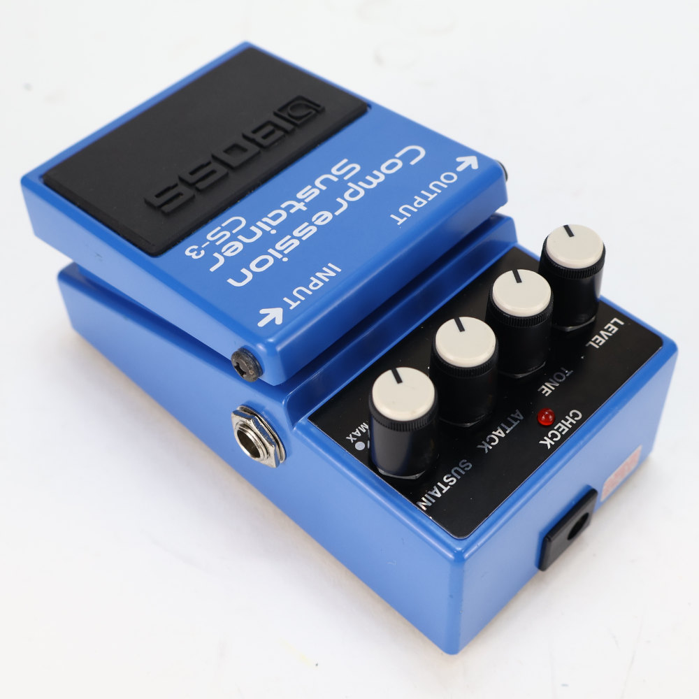 【中古】コンプレッサー エフェクター BOSS CS-3 Compression Sustainer ギターエフェクター 本体画像 斜め