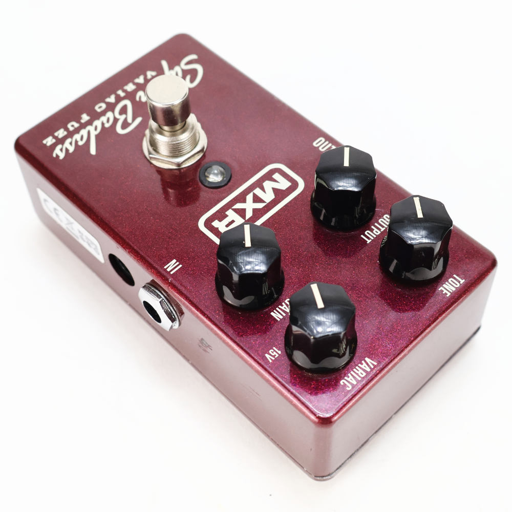 【中古】 MXR M236 Super Badass Variac Fuzz ファズ エフェクター 本体画像 斜め