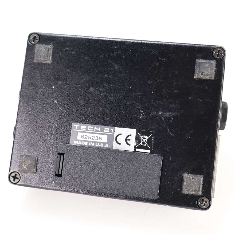 【中古】サンズアンプ ベースドライバーDI TECH21 SansAmp BASS DRIVER DI 旧仕様 ベース用DI プリアンプ 本体画像 裏