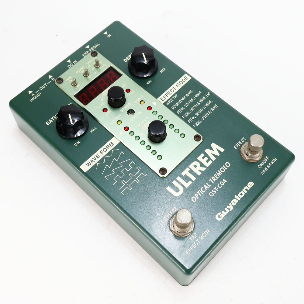 【中古】 トレモロ GUYATONE グヤトーン GST-C04 ULTREM OPTICAL TREMOLO ギターエフェクター 本体画像 斜め 
